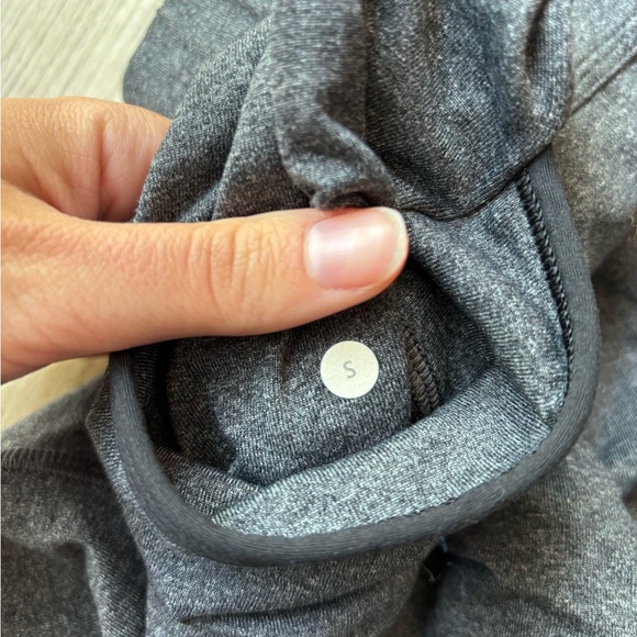 Lululemon Athletica Mens Small gray Athletic Workout Shorts - Picture 3 of 4